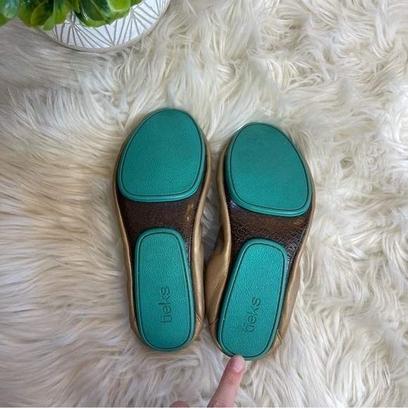 Tieks Limited Edition Champagne Gold Leather Flats 6 - Picture 7 of 8
